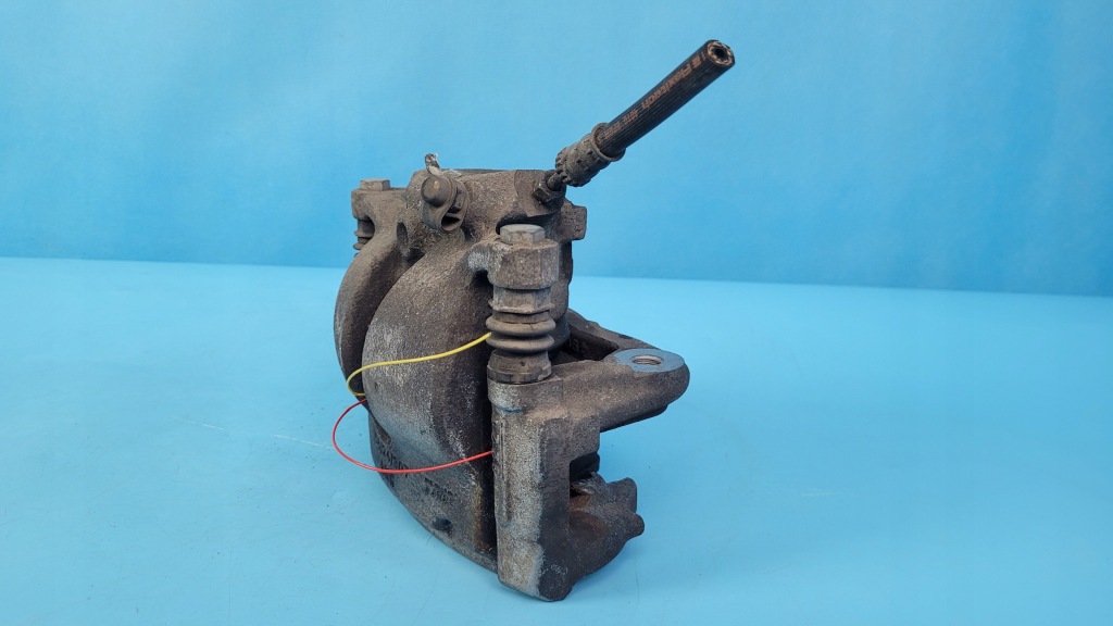 Bmw 2' f44 218d gran купе 21r суппорт тормозной левый перед 49037c в Украине