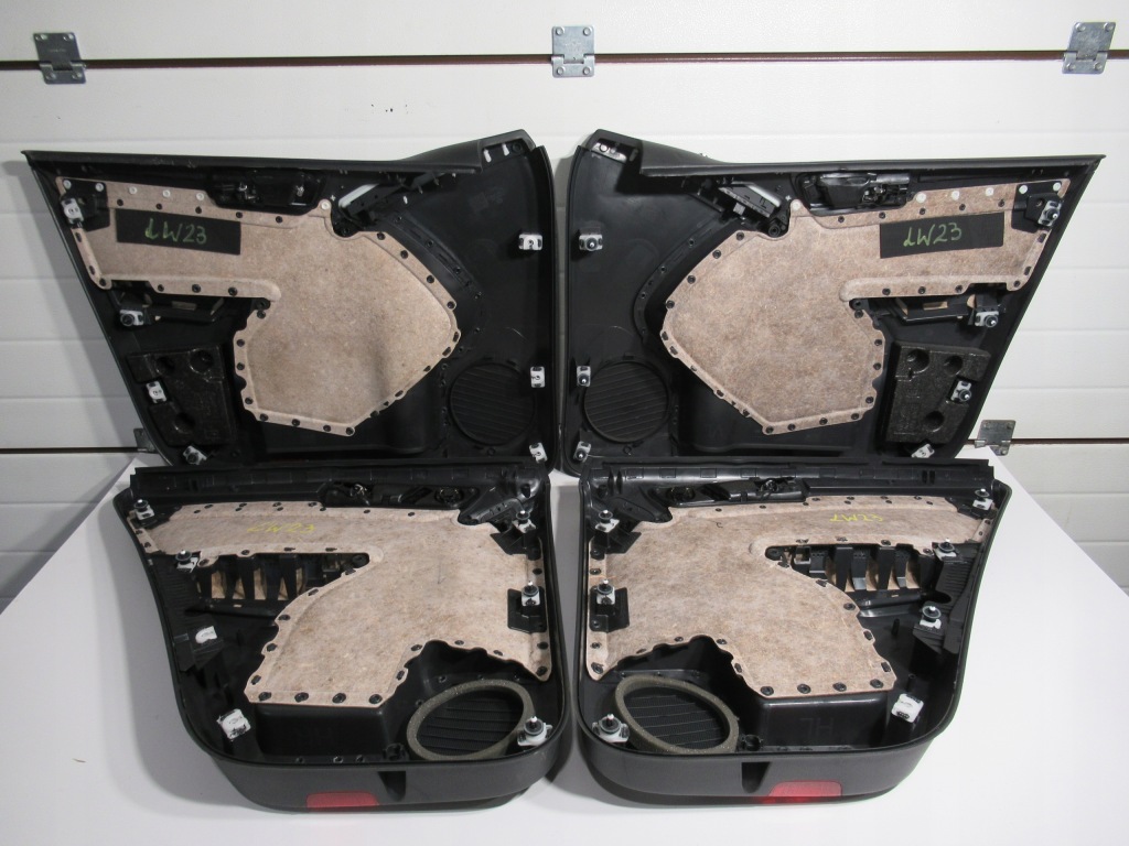 фото №10, Vw tiguan i 5n lift обивка обшивка дверь набор комплект