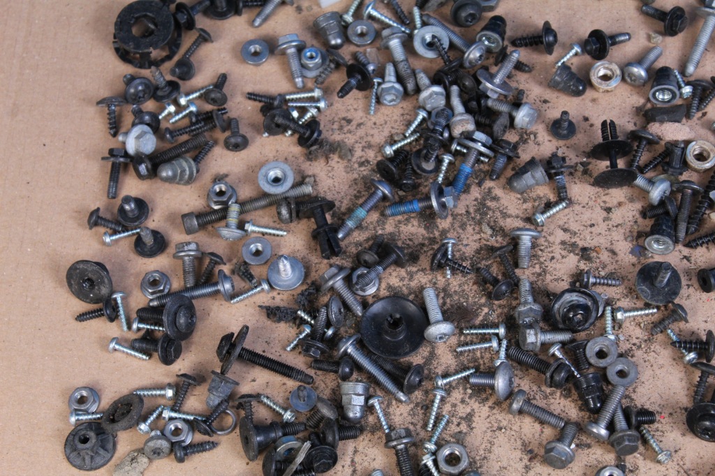 фото №8, Skoda superb iii 3v болти з кабіни 3,90 kilo 16r