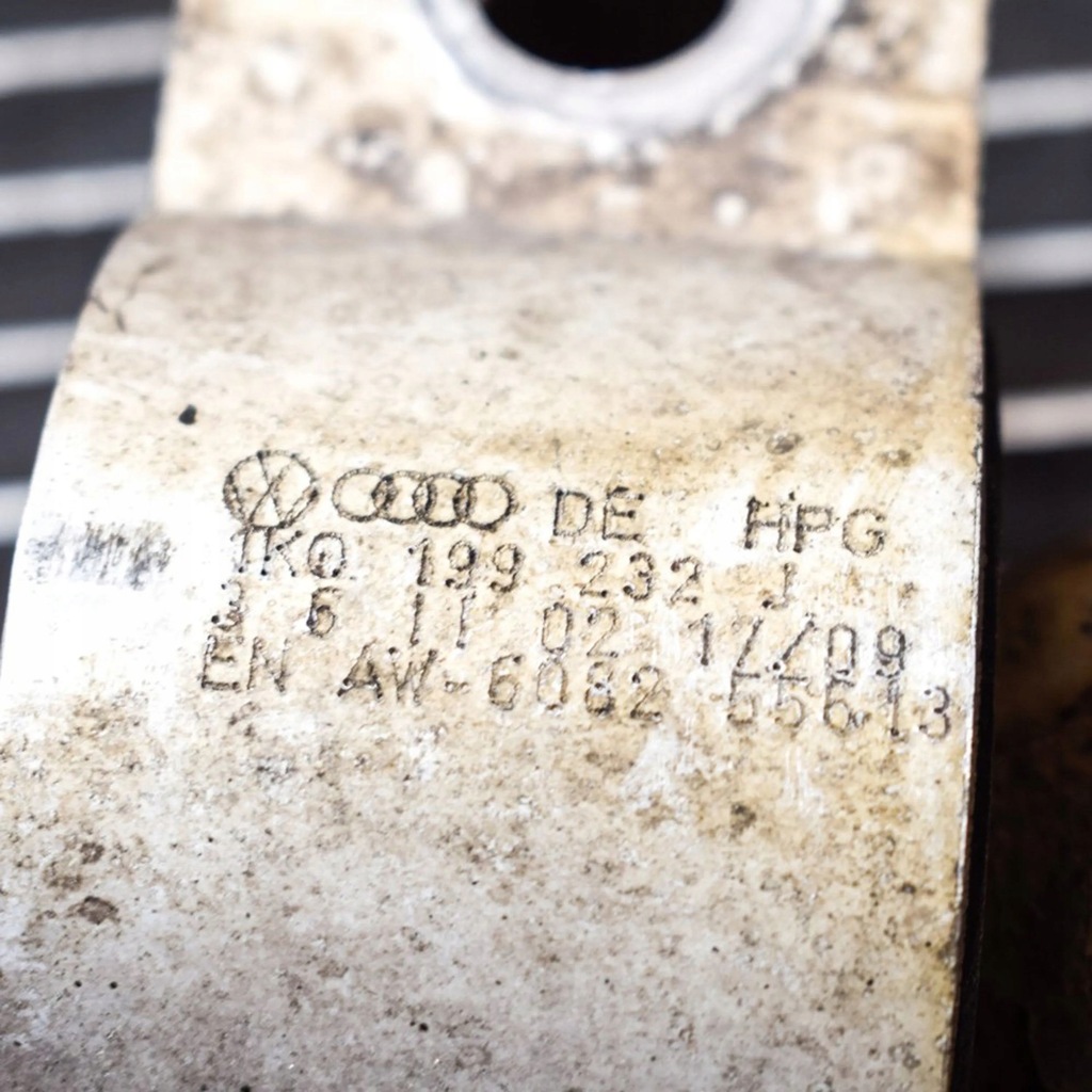 фото №6, Audi a3 s3 8p 2009 правая сторона нижний рычаг передний