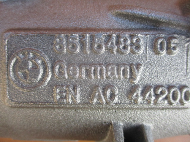 фото №9, Bmw x5 f15 x6 f16 m50d кришка кришка багажника вкладиш колектор впускний 8515685 8515483