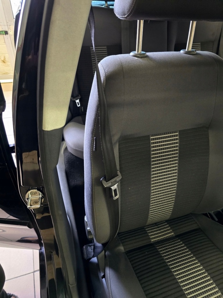 фото №1, Pas безопасности перед передний правый vw polo 9n 5d 2001-2009 6q4857706m