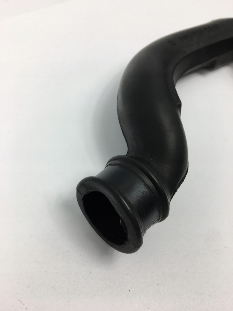 Пабтрубок  шланг вентиляция картера коробки коленчатого вала mercedes w126 w123 r107 1100945282 Недорого