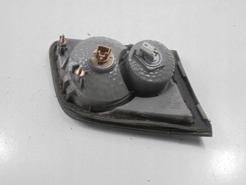 фото №6, Mazda 6 i gg лампа задняя правая с крышки 5d lift