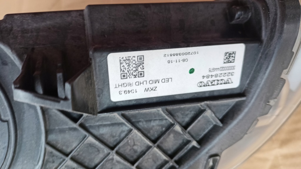 фото №7, Volvo v40 lift лампа full led.