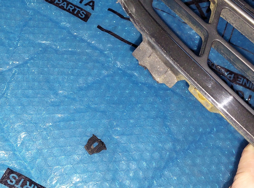 фото №6, Renault trafic iii lift решётка радиатора решётка радиатора бампера