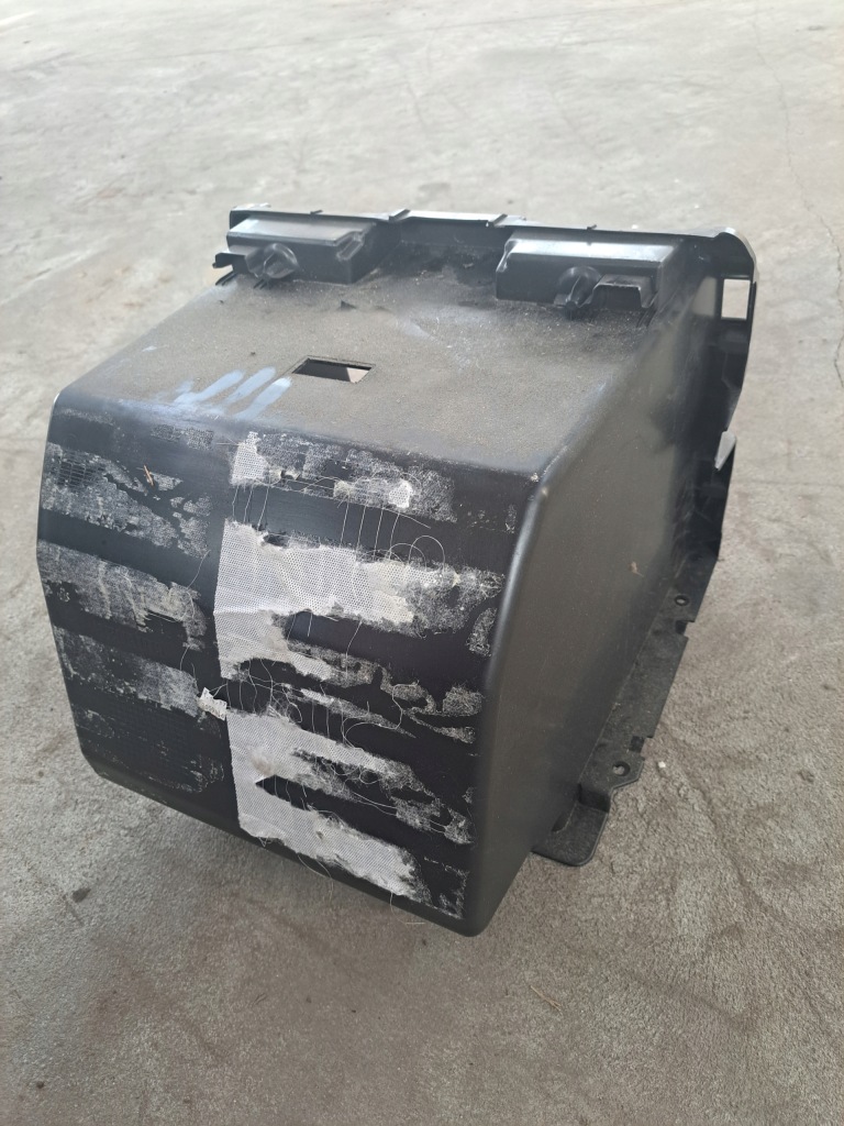 Бардачок полка вкладыш консоли верхней renault gama t Цена