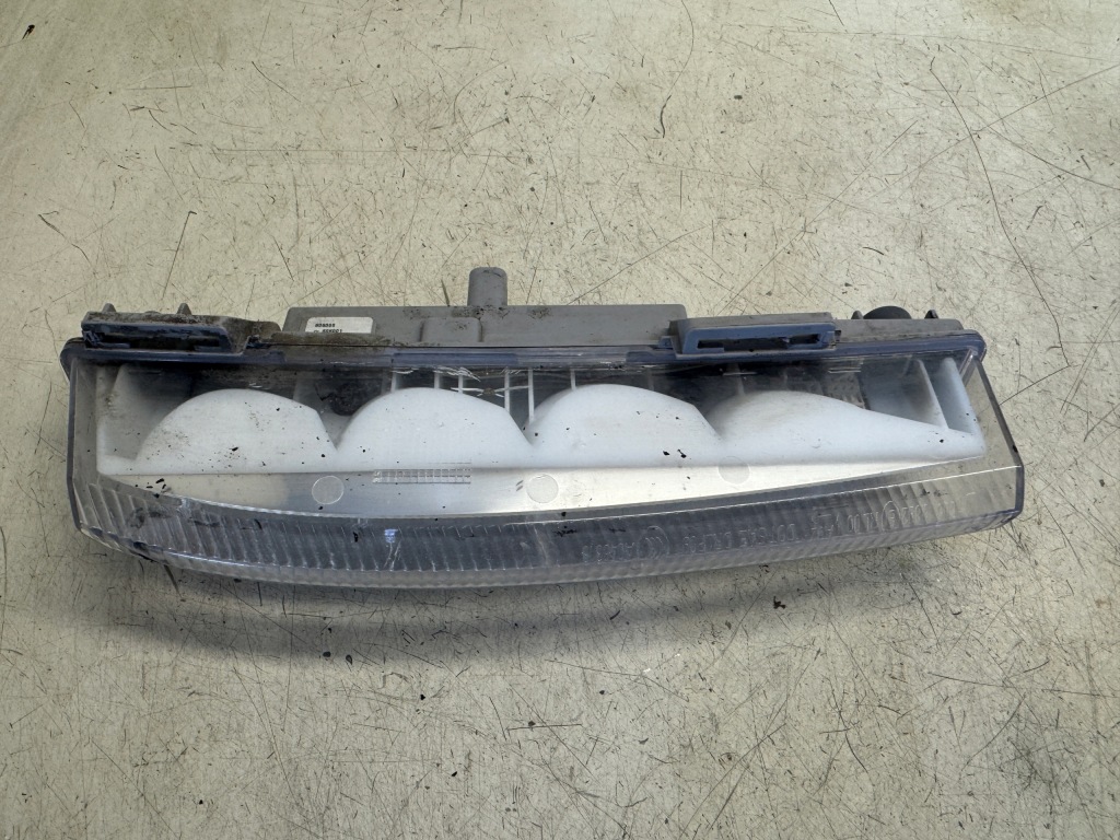 Mercedes w204 протитуманна фара led drl перед a2049068900 в Україні