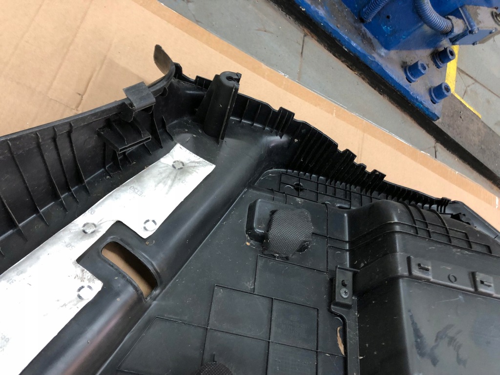 фото №7, Kia rio v 2017- обшивка багажника правый задняя 85731-h8000