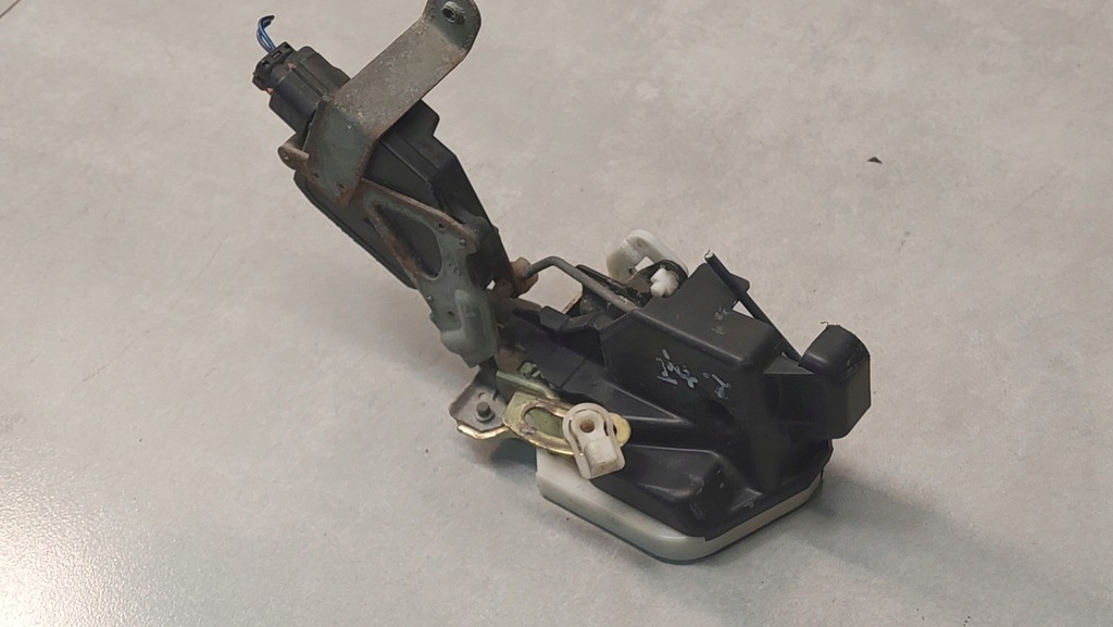 фото №8, Замок дверь левый задняя space wagon iii 2.4 gdi