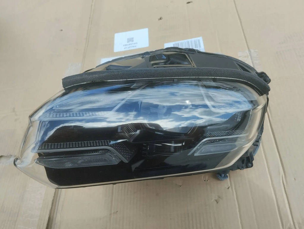 фото №1, Porsche taycan full led matrix лампа левый перед