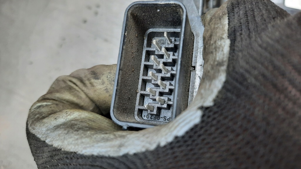 фото №4, Замок двері лівий перед 30699441 volvo v50 04-12r 10 pin