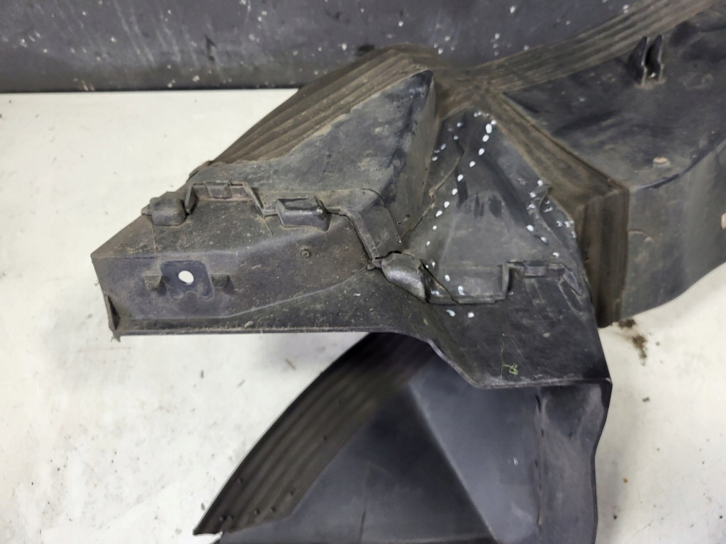 Ловушка воздуховод впуск воздуха воздухозаборник citroen c4 picasso ii 13- 9676144377 в Украине