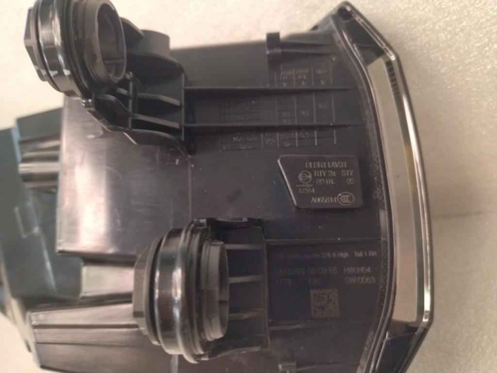 11a945208a оригінальна фара праві задні led vw id4 2021+ Недорого