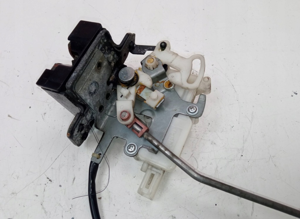 фото №3, Замок крышки багажника mazda 5