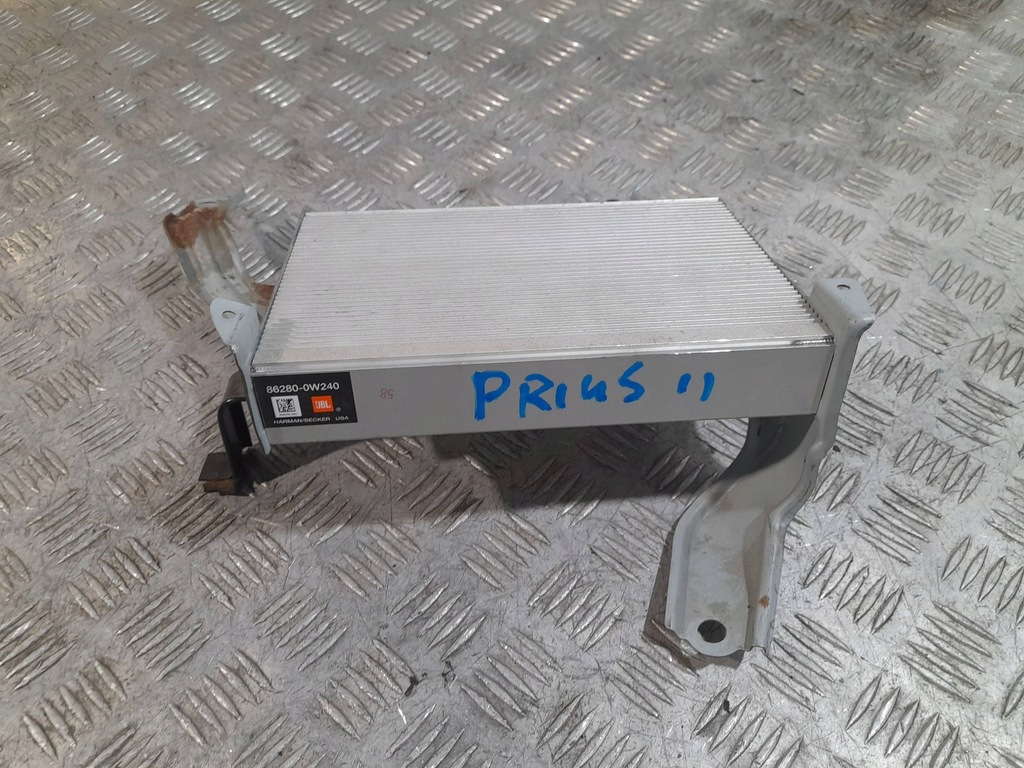 фото №1, Усилитель toyota prius sedan _w1_ 862800w240 1.5l hybrid 53kw 2006