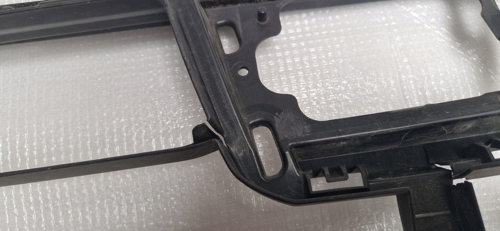 фото №11, Mazda mx30 mx-30 mx 30 нижня решітка передній бампера решітка радіатора dn4e-501t1