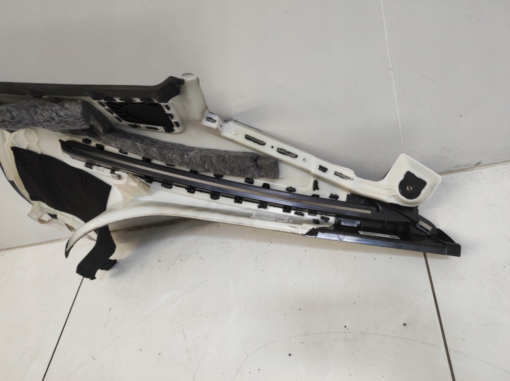 фото №12, Защита стойка d направляющая шторка багажника правый задняя audi a6 rs6 c8 kombi