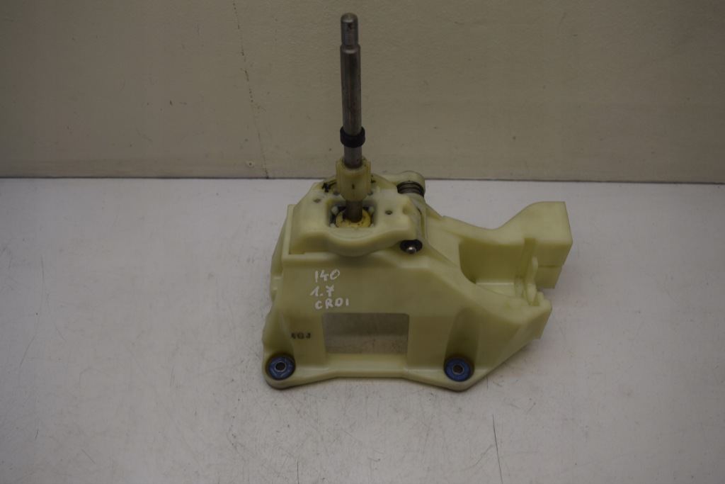 фото №1, Hyundai i40 1.7 crdi домкрат переключения передач