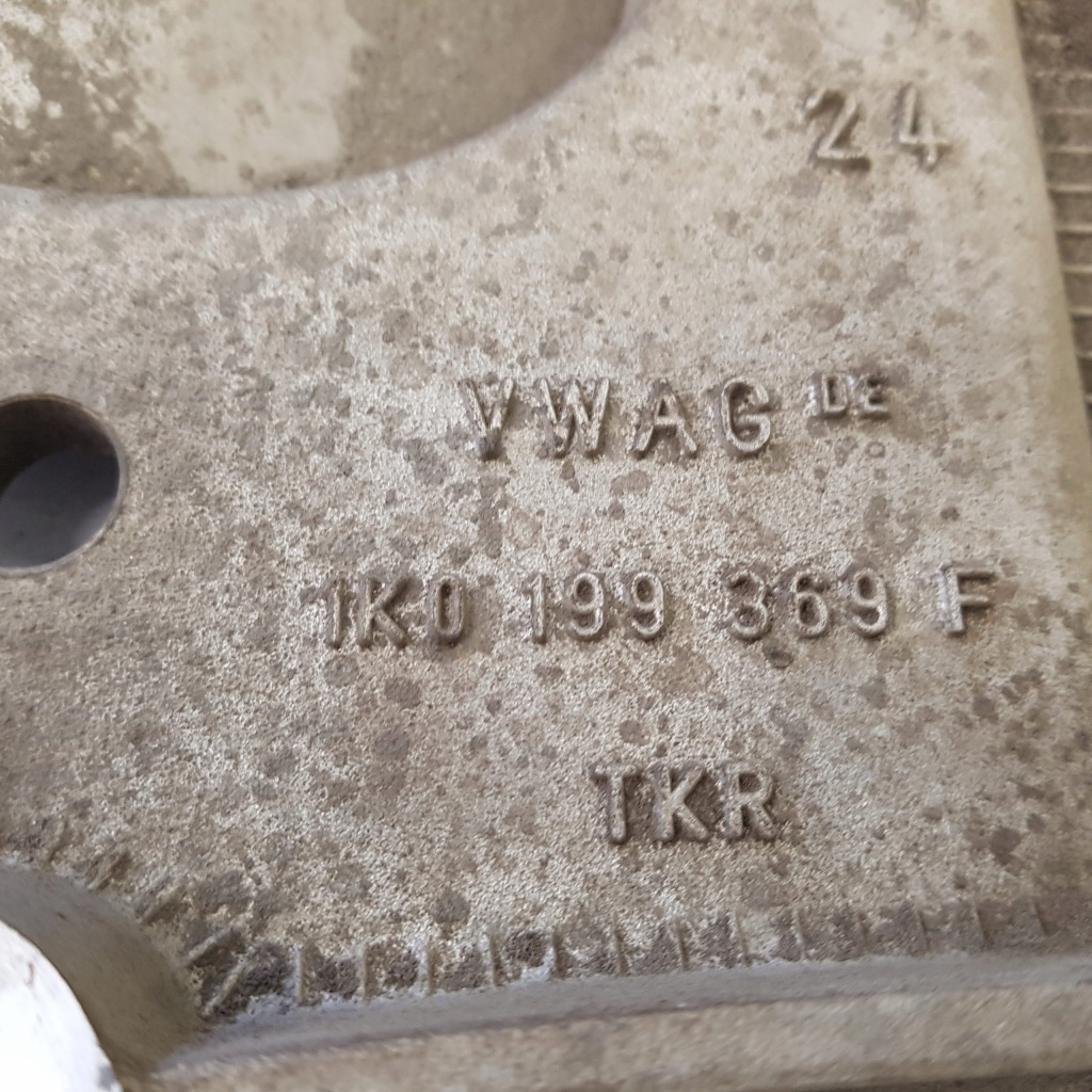 фото №3, Підрамник поперечина volkswagen golf 5 plus