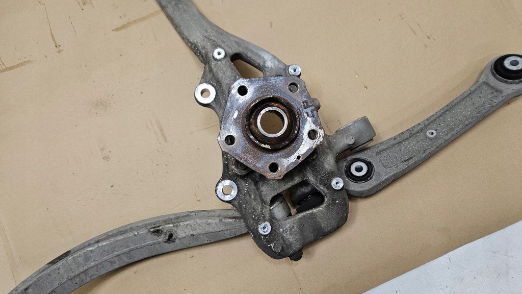 фото №6, Поворотный кулак правая перед передняя рычаг ступица audi q7 4m0407560