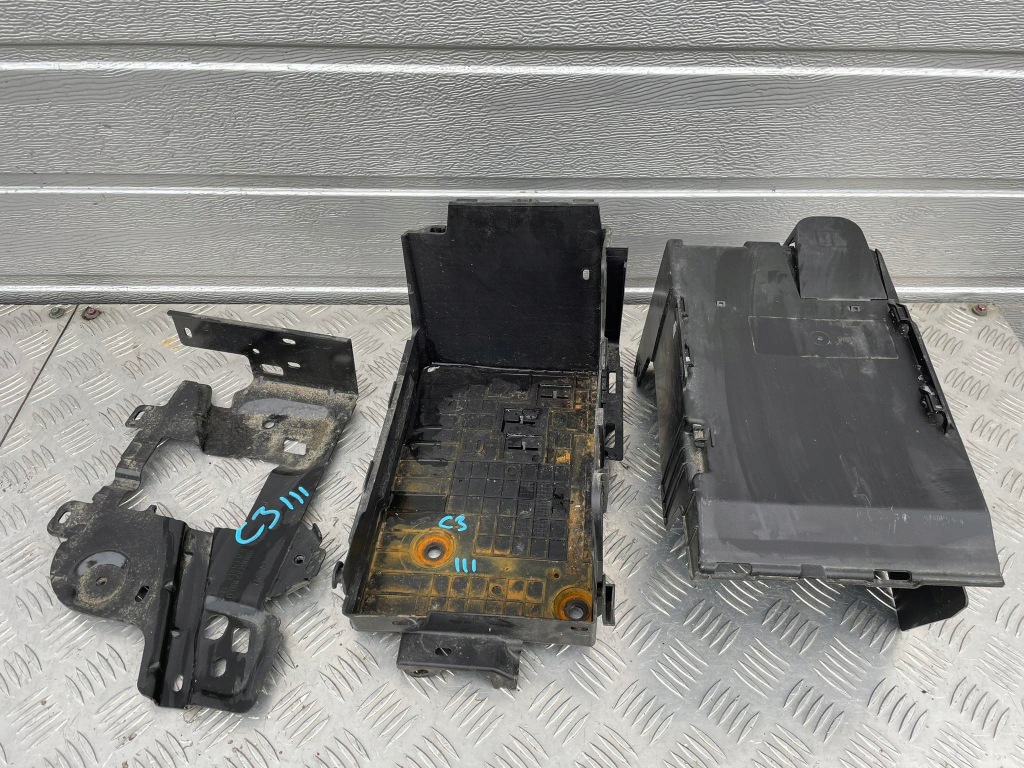 фото №1, Citroen c3 iii коробка акумулятор корпус