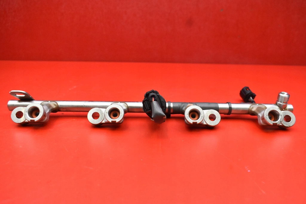 фото №12, Молдинг упорскування форсунки pe0113250b mazda mx5 mx-5 4 iv nd 2.0 15-18