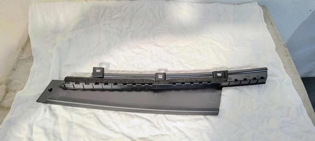 Молдинг дверь левый перед polestar ii Оригинал