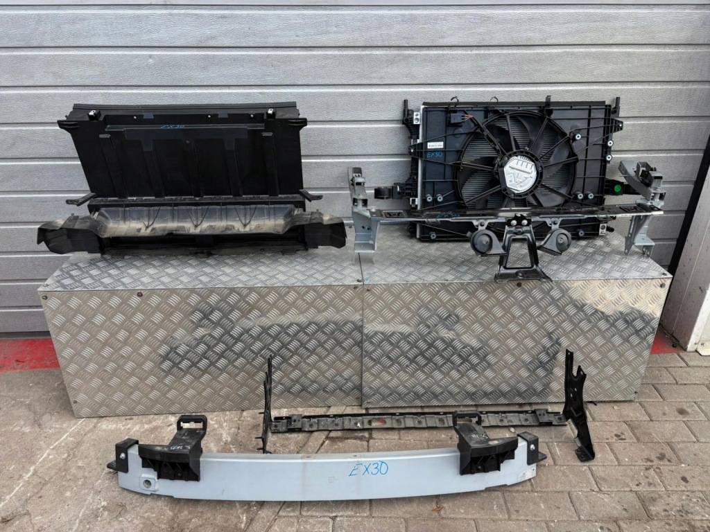 фото №1, Volvo ex30 pas перед радіатор балка kompletny 2024r.