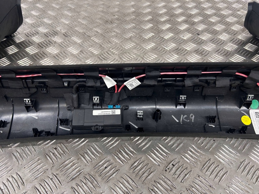 Купити Інша частина салону tesla model x 105154504f