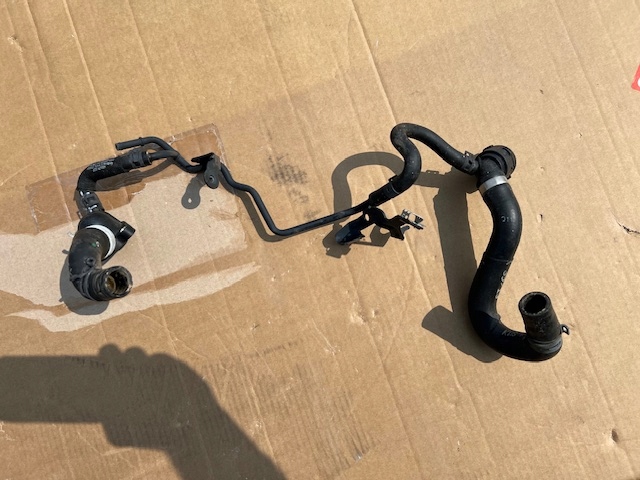 фото №1, Vw polo 2g,a3 8v s3 шланг трубка wody 1.6 tdi 5q0122157cl