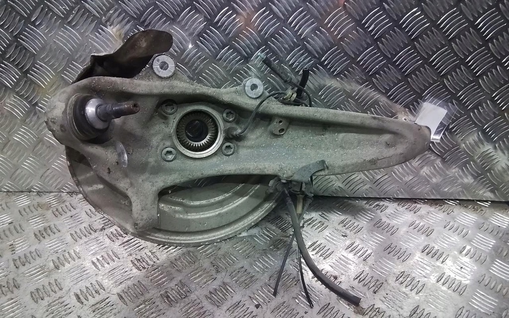 фото №4, Bmw seria 5 g30 g31 поворотний кулак ліва ступиця 4x4