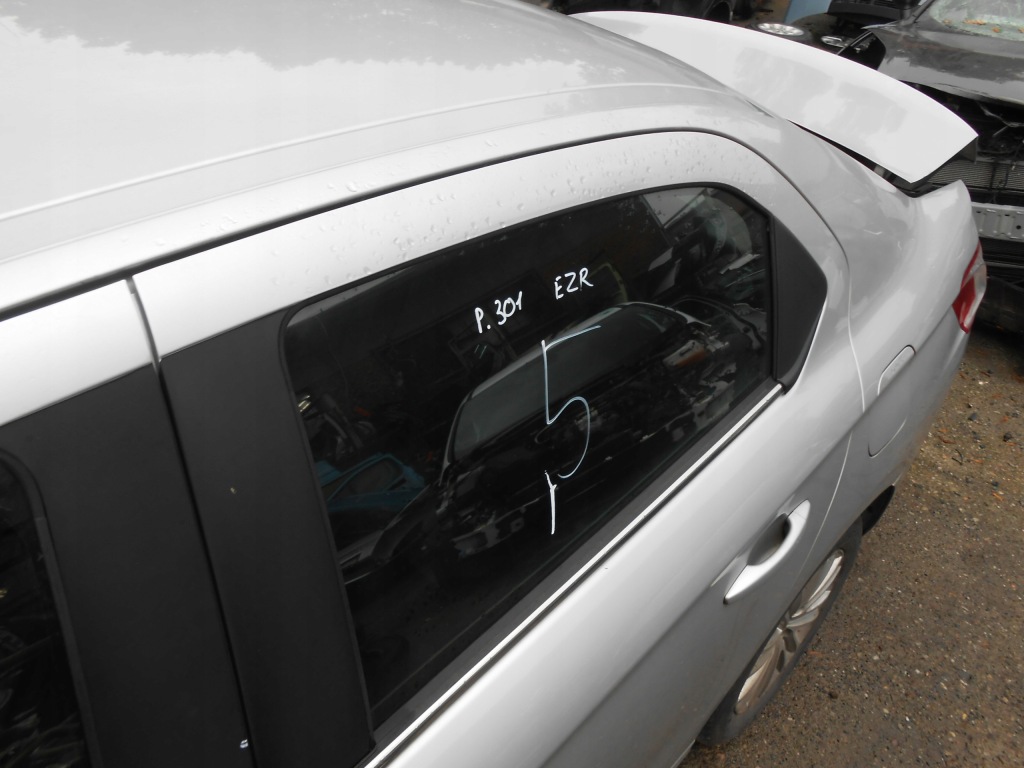 Peugeot 301 дверь левая задние код лакокрасочного покрытия ezr Недорого