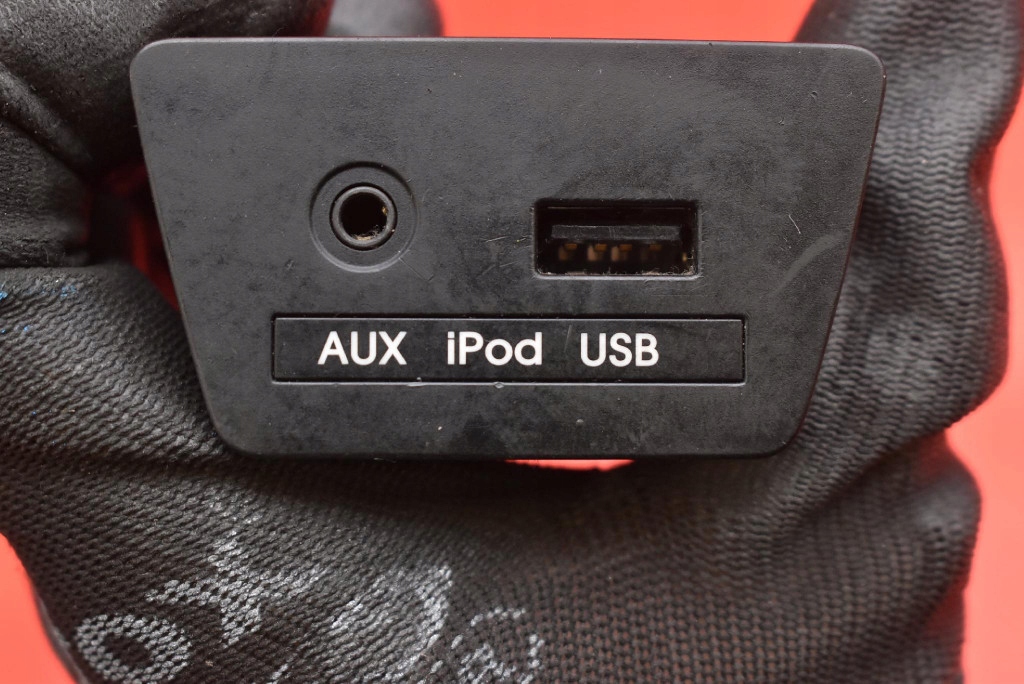 фото №9, Разъём port usb aux 96110-2s000tan hyundai ix35 1 i 09-13