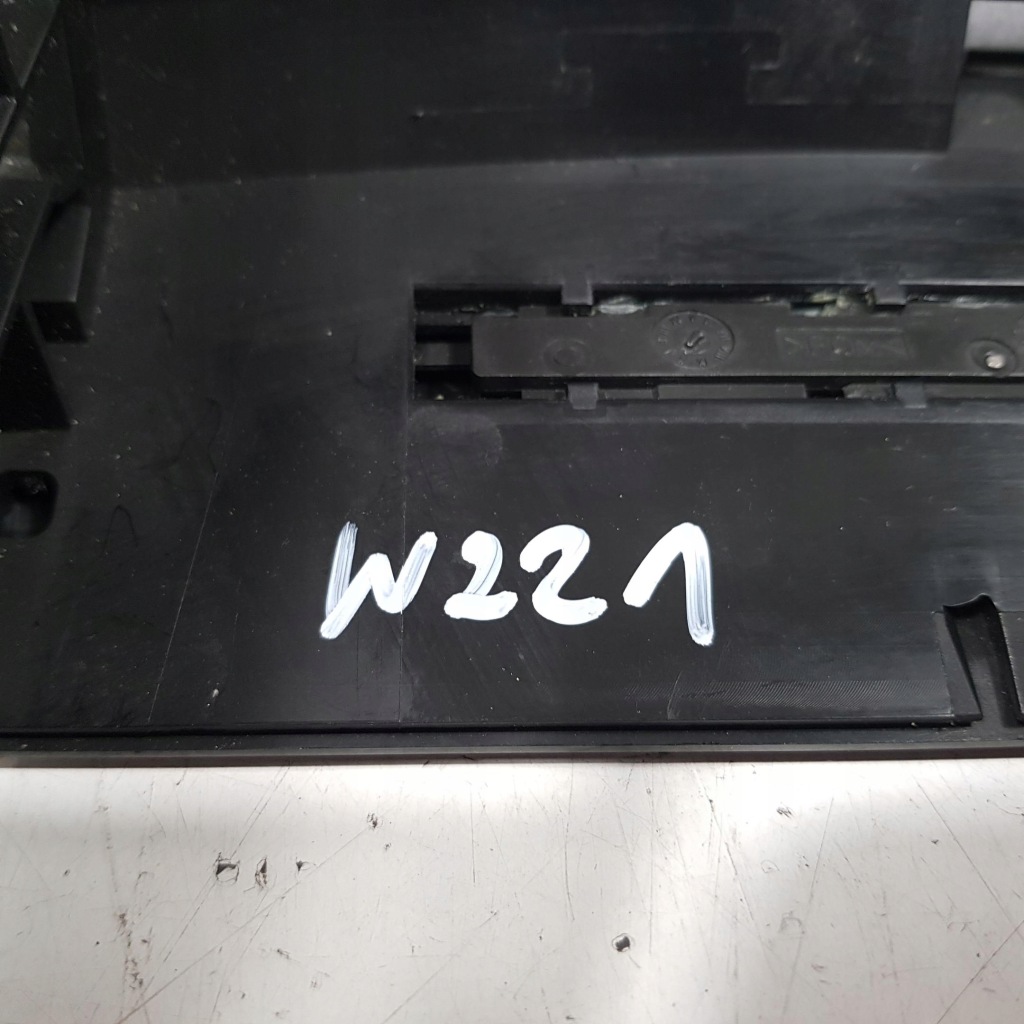 Бардачок чейнджер cd mercedes w221 рестайлинг  a2216800834 Недорого