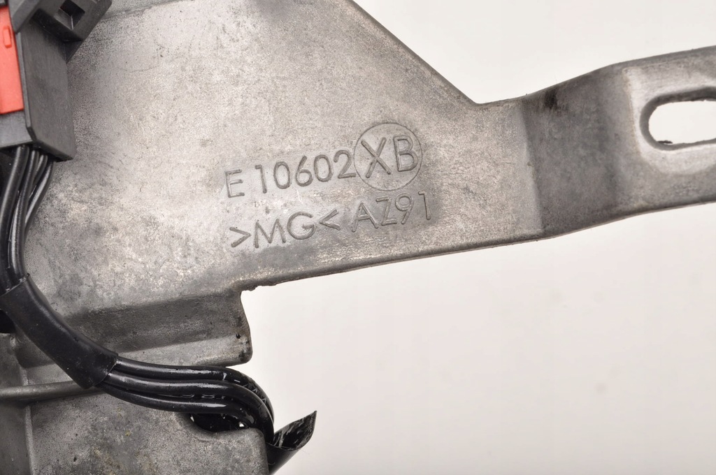 фото №10, Aston martin db9 6.0 рычаг переключения передач e10602xb