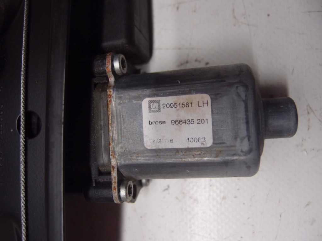 Подъемник стекло левый перед opel adam 13350349 Киев