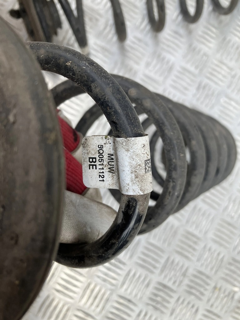 фото №1, Пружина подвеска задняя vw t-roc 17- 5q0511121be