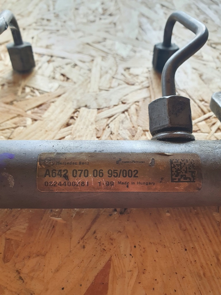 Mercedes cdi320 молдинг впрыскная с Разборки