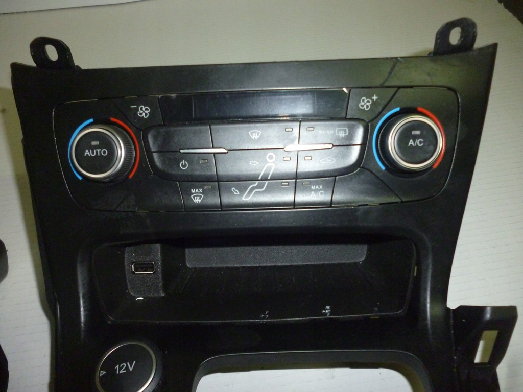 фото №6, Ford focus mk3 lift панель рамка радіо кондиціонера