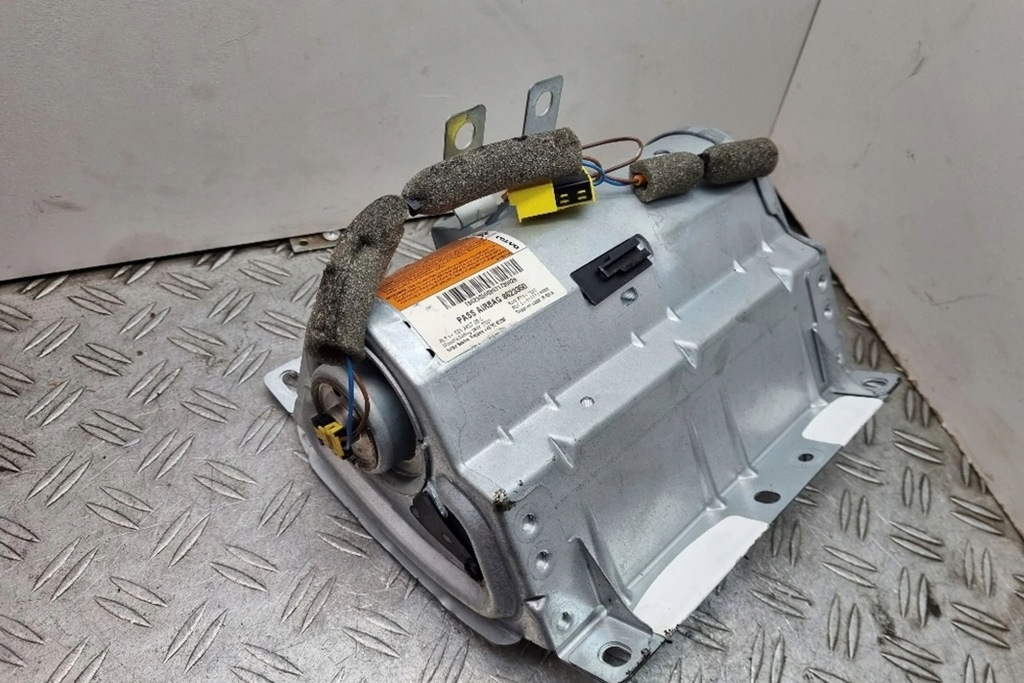 фото №8, Подушка подушка безпеки пасажира volvo c70 ii cabrio 8623350 2.4l дизель 2007
