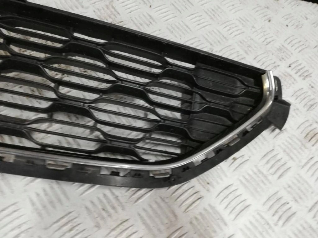 Citroen c3 lift 12- решётка бампера перед Киев