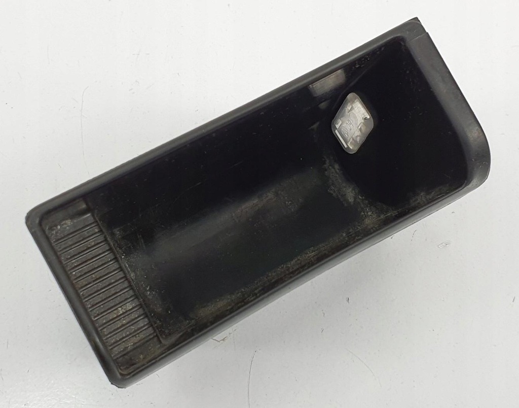 фото №1, Пепельница mercedes ml w163