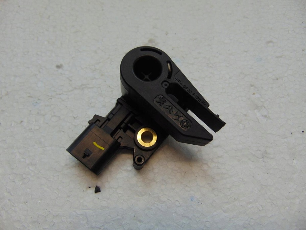 фото №1, Датчик гальма peugeot 2008 ii 9826272080 2019-