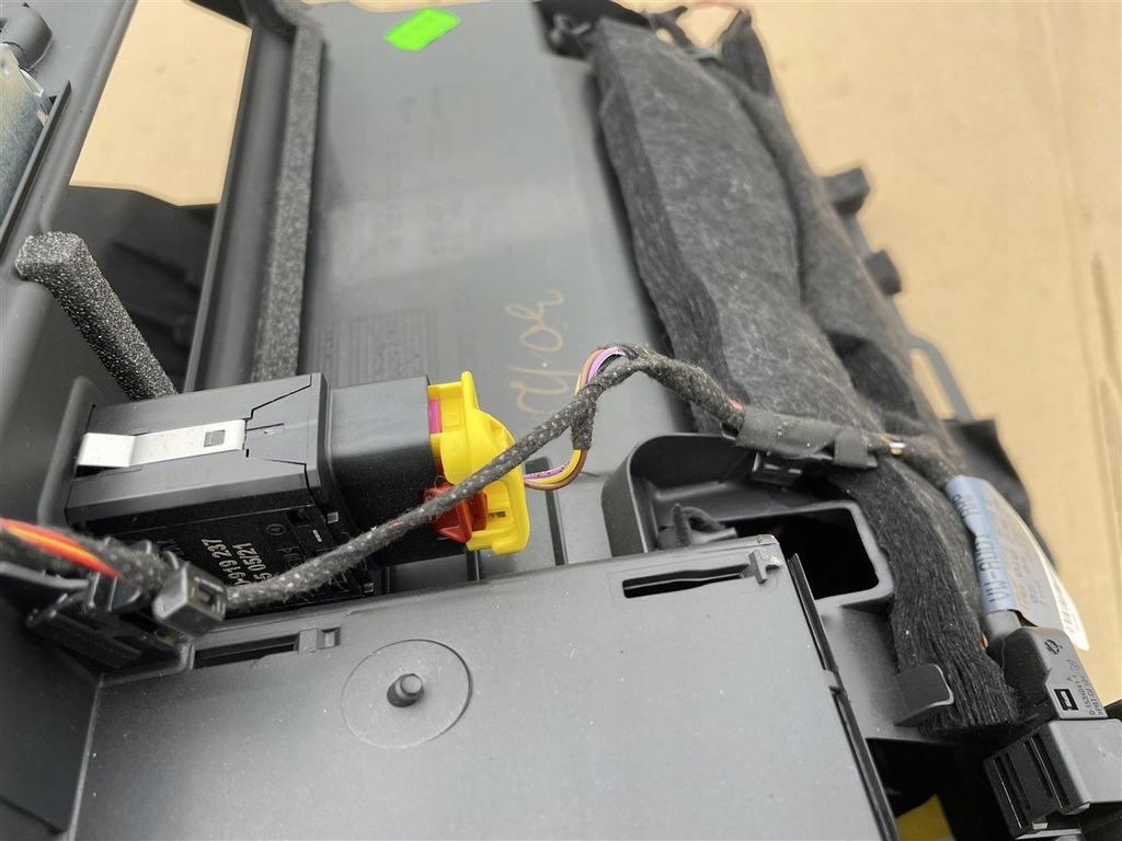 фото №6, Бардачок пасажира w панель 8w1857035c 8w7857035d audi a4 b9 lift 19-23r