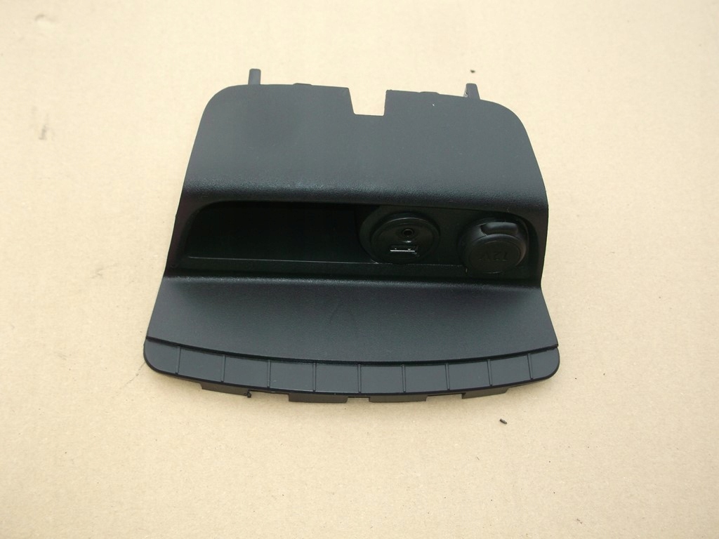 фото №1, Peugeot 2008 208 роз'єм usb aux прикурювача