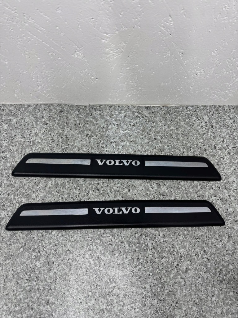 Накладка  накладка порога  правая левая комплект volvo v40 2 2012-2018r 31265842 Цена