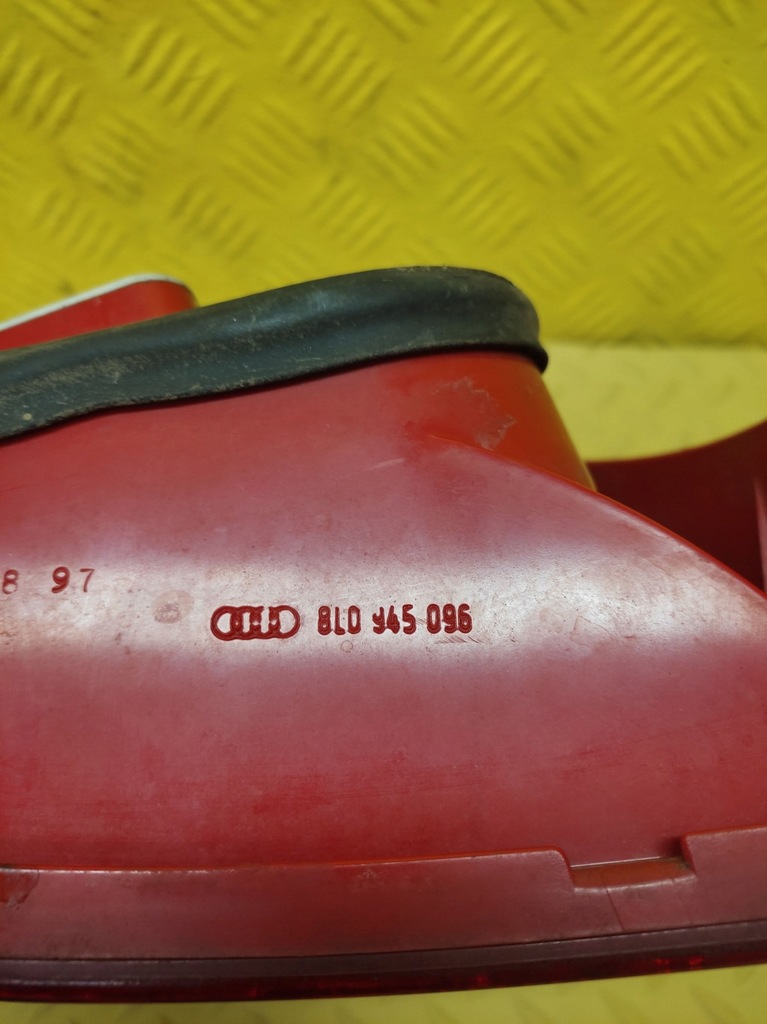 фото №10, Audi a3 8l лампа правый задняя 8l0945096