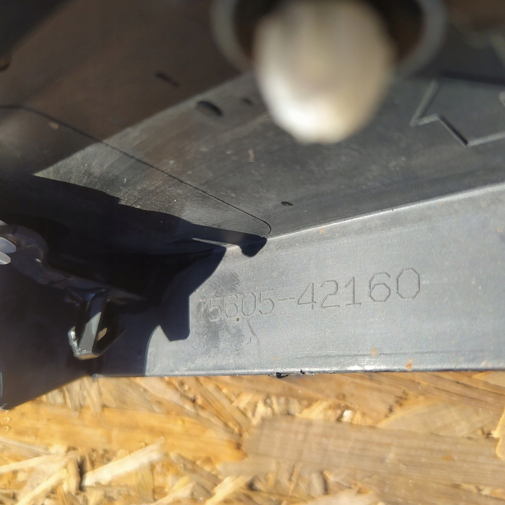 фото №7, Toyota rav4 v молдинг крыла правый задняя задняя 75605-42160