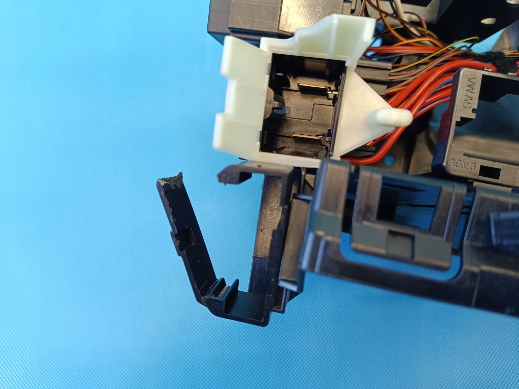 фото №13, Seat leon 4 iv fr combi 2.0tdi 110kw 2021r коробка предохранителей 5wa941395